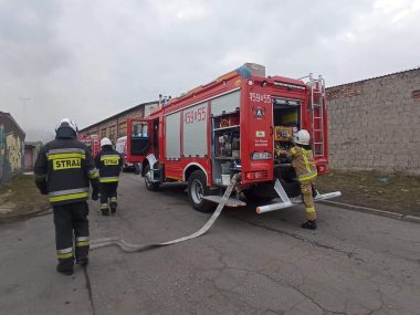 Strażacy zaalarmowani na ul. Targową w Knurowie. Straż Knurów