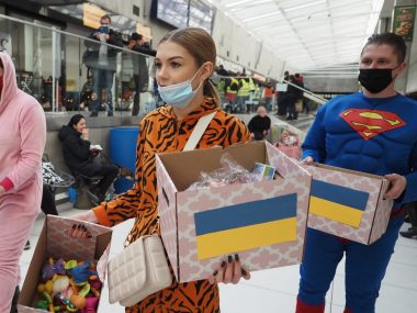 Dworzec w Katowicach. Superman i przyjaciele Dworzec w Katowicach. Superman i przyjaciele