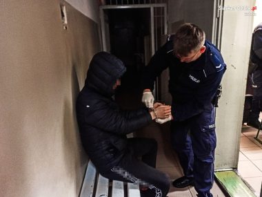 Oszukał 80-latkę z Zabrza na niemal 340 tysięcy złotych 18-latek został zatrzymany we Wrocławiu