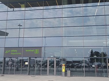 Katowice Airport. 169 uchodźców udało się do Kanady Lotnisko Pyrzowice