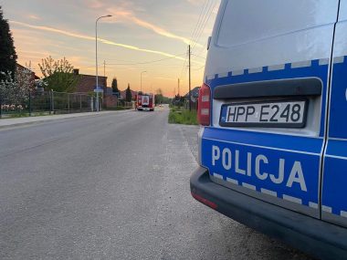 Policjanci z Knurowa zatrzymali mężczyznę. Znęcał się nad żoną i dziećmi. Policja Knurów