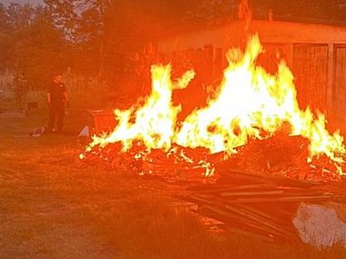 Kalety. Policjanci uratowali mężczyznę z pożaru Pożar w Kaletach
