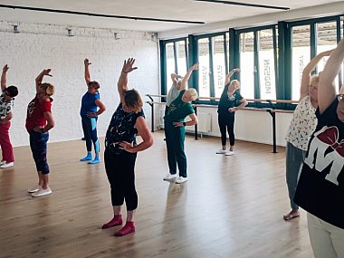 Seniorze wyjdź z domu na Silver City Fitness! Tarnowskie Góry bezpłatne zajęcia dla seniorów