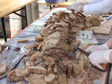 Piknik pod piekarokiem W najbliższy piątek, 10 czerwca, można będzie spróbować tradycyjnie pieczonego chleba z rudzkiego piekaroka.