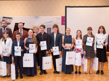 Nagrody dla wybitnie uzdolnionych uczniów katowickich szkół Tegoroczni laureaci