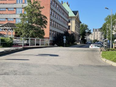 Katowice, Bankowa. Będzie rozbiórka mostu i kładki nad Rawą Kładka i most nad Rawą przy ulicy Bankowej