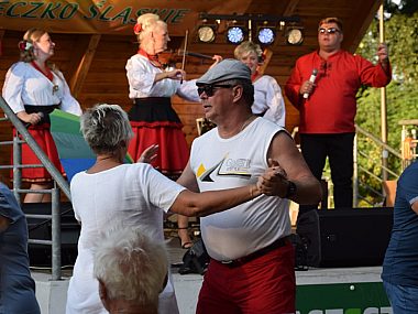II Biesiadne Lato dla Seniorów w Miasteczku Śląskim Miasteczko Śląskie biesiadne lato dla seniorów