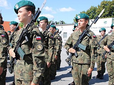 Nowi żołnierze w 5. Pułku Chemicznym w Tarnowskich Górach Przysięga wojskowa w tarnogórskim 5. Pułku Chemicznym