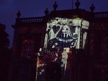 Park w Świerklańcu odwiedź... 30 minut po zachodzie słońca Mapping na Pałacu Kawalera