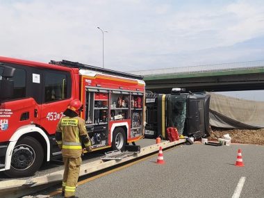 Ogólnopolskie media mówią o wypadku na A1 w Knurowie 614 BC59 E 343 F 4533 ADE4 A2 A2 E2 F64306