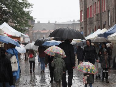 Odpust u Babci Anny na Nikiszowcu w strugach deszczu Odpust na Nikiszowcu 1