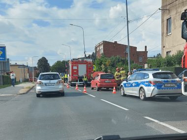 Zderzenie czterech samochodów na Strzelców Bytomskich Kolizja na Suchej Górze