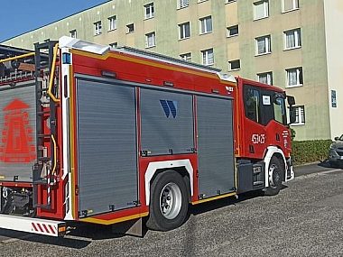 Strażacy zaalarmowani do mieszkania przy ul. Szpitalnej w Knurowie 29 E57093 BB80 4 AA5 8 FE7 648 F93041445