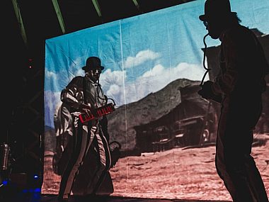 Objazdowe kino nieme zawita do Tarnowskich Gór Tarnowskie Góry teatralne parkowanie