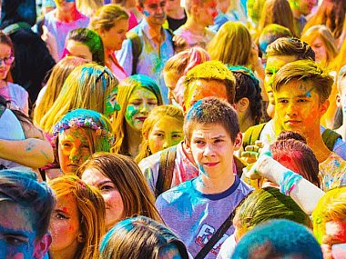 Dzień Kolorów i Baniek Mydlanych w Miasteczku Śląskim Miasteczko śląskie święto kolorów