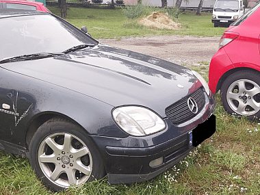 Kolejny atak złodziei katalizatorów w Piekarach Śląskich Mercedes