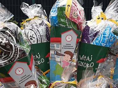 Słodka niespodzianka dla pierwszaków z Radzionkowa Radzionków tyta