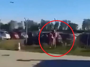 Akt miłosny przed lotniskiem. To nawet... ma swoją nazwę Kochankowie w Pyrzowicach1