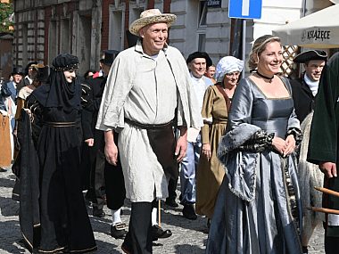 Gwarki 2022. Postacie z pochodu: mieszkańcy Tarnowskich Gór Tarnowskie Góry gwarki pochód