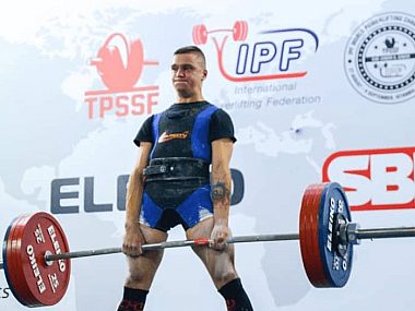 Tarnogórzanin wicemistrzem świata w trójboju siłowym! Radosław Dębicki wicemistrzem świata
