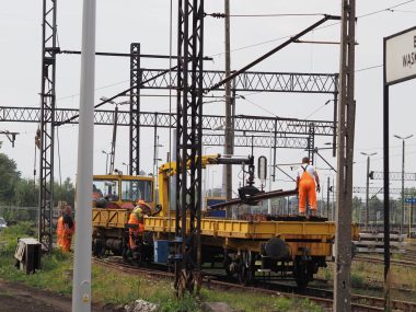 Tymczasowy peron dla pasażerów relacji Bytom-Gliwice Remont dworca w Bytomiu