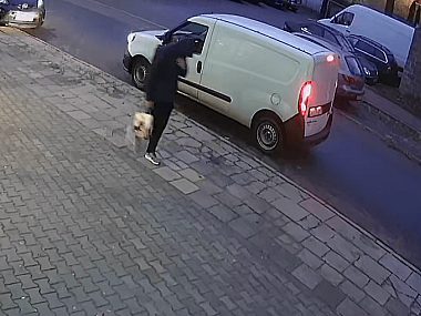 Tychy: Policja poszukuje złodzieja 62 696306