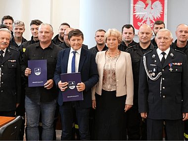 Nowa remiza dla strażaków z Kalet coraz bliżej Kalety Podpisanie umowy o budowie remizy 2