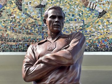 Prof. Miodek: Czekam na stadion im. Gerarda Cieślika Pomnik Gerarda Cieślika
