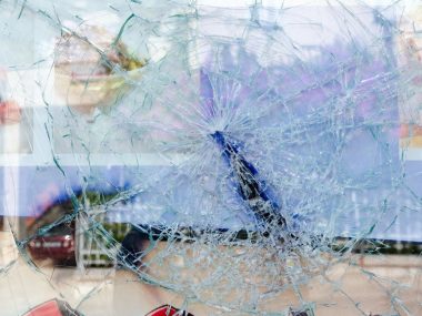 27-letni rudzianin wybił szyby w barze. To miała być zemsta 27 letni rudzianin wybil szyby w barze zdjecie pogladowe