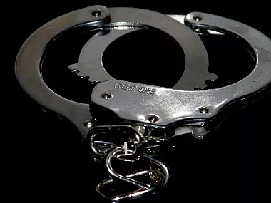 Tychy. Kradzież z włamaniem do jednej z piwnic Sprawcy kradzieży w Tychach szybko wpadli w ręce policji