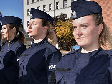 Mamy 77 nowych policjantów. Wśród nich też funkcjonariuszki Nowi śląscy policjanci