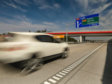 Nie śpię, bo słucham płyt z autostrady A1. A na polach cisza Autostrada A1