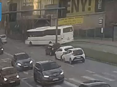 Kierowca chyba był zajęty czymś innym... Dzwon na 1-go Maja w Wirku