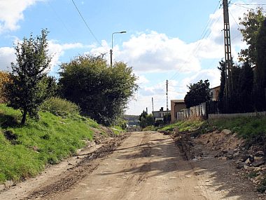 Radzionków. Trwają roboty przy ul. Dąbrowskiej Przebudowa ulicy Dąbrowskiej w Radzionkowie