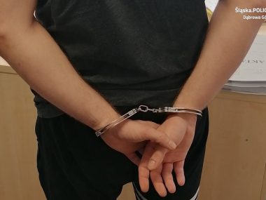 Zaatakował bagnetem trzech mężczyzn. Grozi mu dożywocie 30-latkowi, który zaatakował bagnetem trzech mężczyzn grozi dożywocie