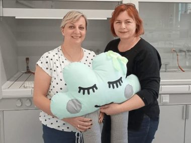 Nauczyciele z "Chemika" szyją dobro. I to dosłownie! Tarnowskie Gór w akcji Nauczyciele Szyją Dobro