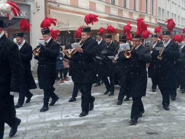 Górnicza parada przeszła ulicami Tarnowskich Gór Parada górnicza w Tarnowskich Górach