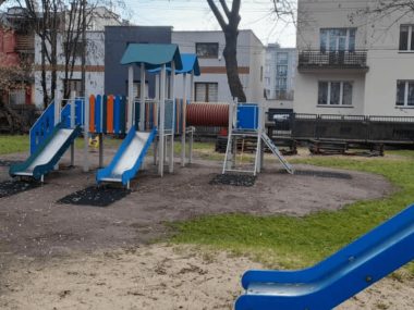 Siedem placów zabaw wyremontowanych. Za 580 tys. złotych Nowe place zabaw przy przedszkolach w Sosnowcu