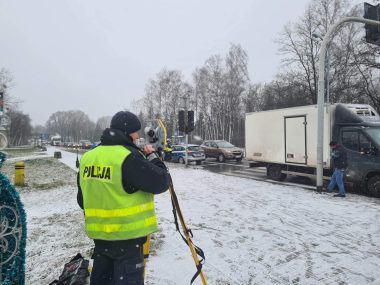 Poszukiwani świadkowie potrącenia na skrzyżowaniu DK94 Potrącenie DK94 z Kotuchy