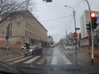 Pieszy potrącony na zielonym świetle w Katowicach Potrącenie pieszego w Katowicach