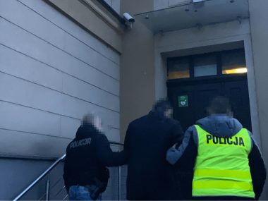 Tarnogórscy mundurowi uratowali kobietę. Dusił ją znajomy Tarnowskie Góry. 23-latek zatrzymany