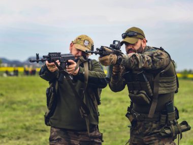 Gliwicki poligon zapełnił się amatorami wojskowości Ramię w ramię - lewica z prawicą :)