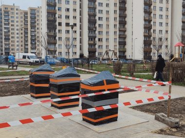 Dąbrowa Górnicza testuje podziemne kosze na śmieci Podziemne śmietniki w Dąbrowie Górniczej