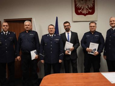 Bytomscy policjanci pożegnali trzech współpracowników Emerytury w bytomskiej Policji