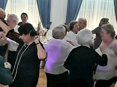 Wyjątkowa studniówka w Tarnowskich Górach Studniówka UTW w Tarnowskich Górach