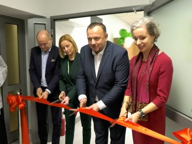 Nowy rezonans magnetyczny na "Urazówce" Uroczyste przecięcie wstęgi