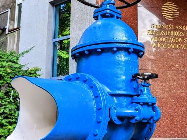 Podejrzane zdarzenie przed siedzibą GPW Gpw katowice