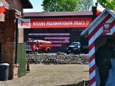 Wspomnień czar. W sobotę otwarcie Muzeum PRL-u Na wejściu strażnik i patriotyczne hasła