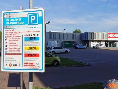 Nowe zasady parkowania przy "Dominie" w Wirku. Uważajcie! Płatny parking przy Dominie