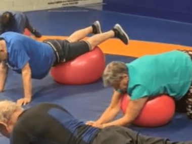 Seniorze! Rusz d...oczesną powłokę! Seniorzy w akcji